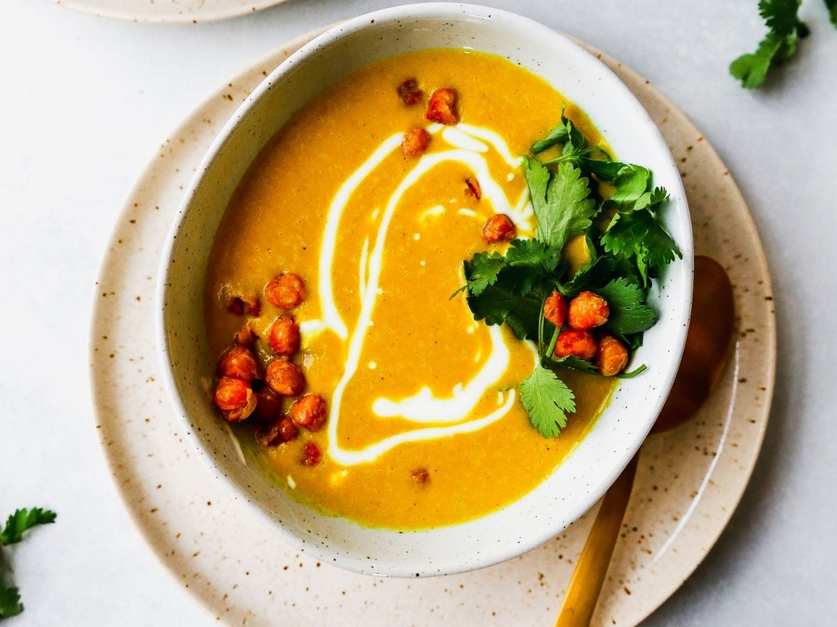 How To Prepare Golden Cauliflower Soup With Crispy Chickpeas ? – Coba Grill Hong Kong