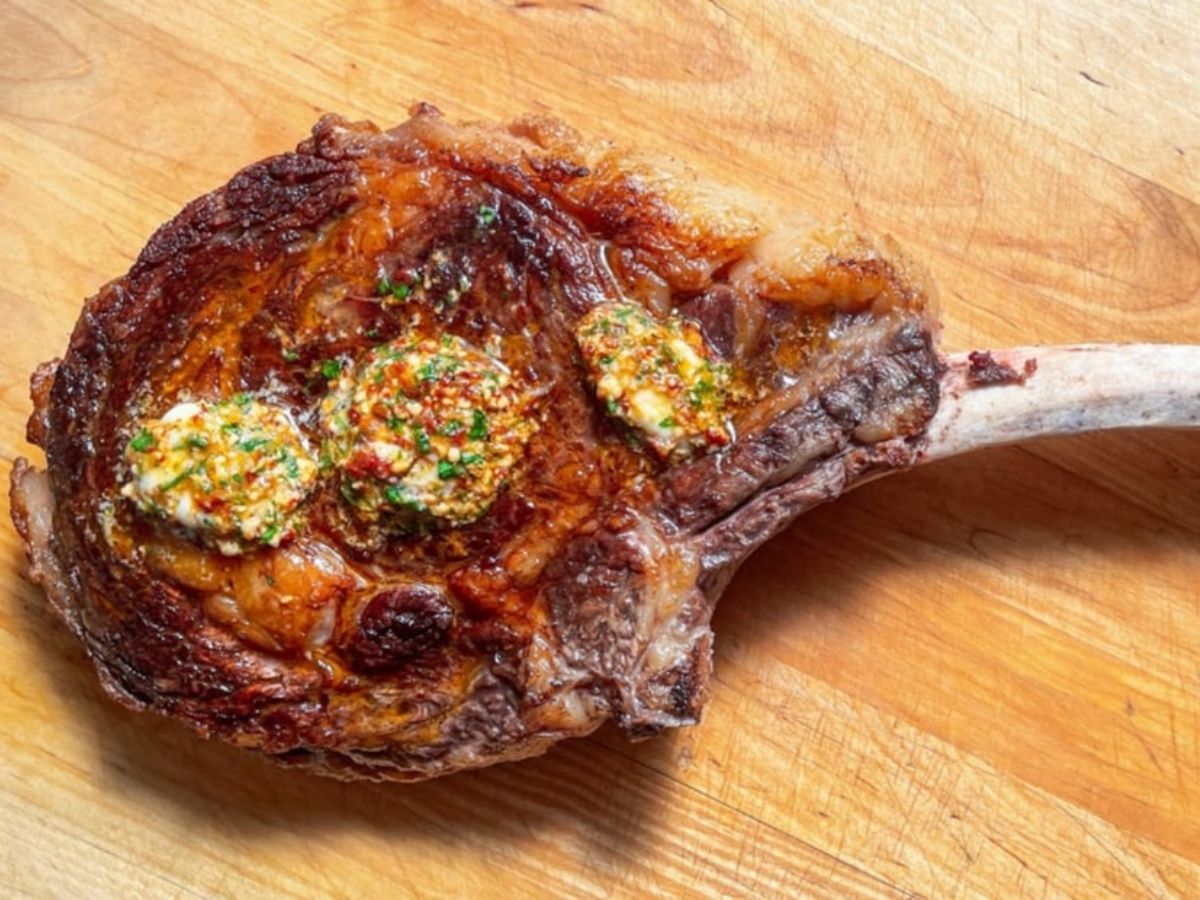 How To Prepare Caveman Tomahawk Rib-Eye with Chipotle-Lime Compound Bu ...